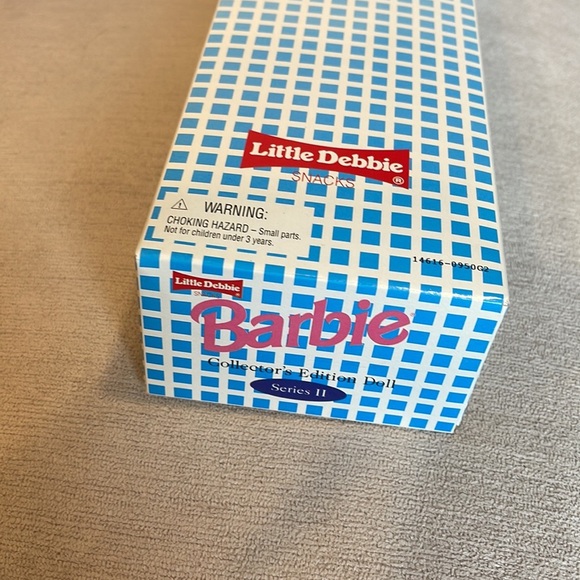 - Vintage 1996 Little Debbie Snacks Barbie Collector's Edition Series 2 - Picture 6 of 10